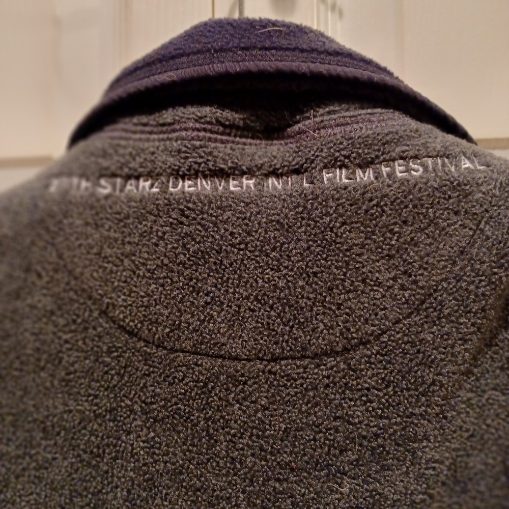 Sleevless jacket